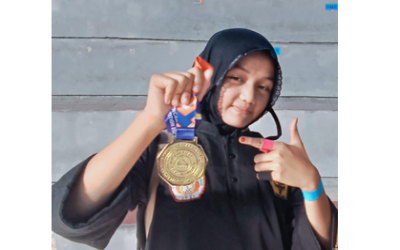 Zahira Amanda, Siswi MTsN 2 Kota Payakumbuh Raih Medali Emas di Kejuaraan Pencak Silat Riau Open Competition 2025