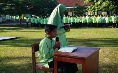 Merdeka dengan Ilmu: MTsN 2 Kota Payakumbuh Gelar Muhadarah dan Penyerahan Hadiah Warnai Perayaan Kemerdekaan